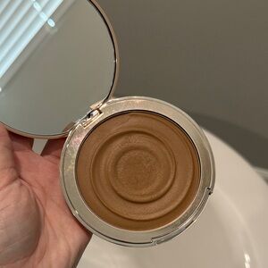 Charlotte Tilbury Sun-Kissed Glow Cream Bronzer